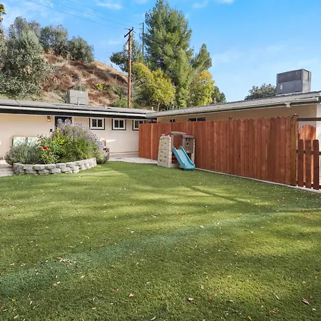 The Perfect Vacation Spot Near Six Flags Magic Mountain Vila